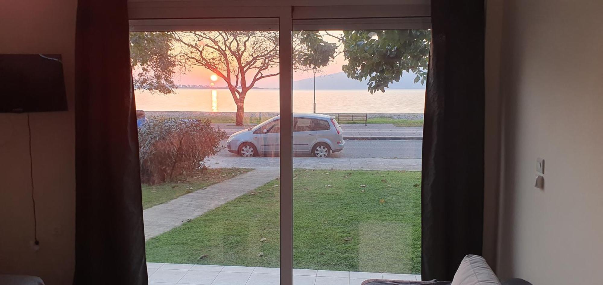Nafpaktos Seaside Apartment Eksteriør bilde