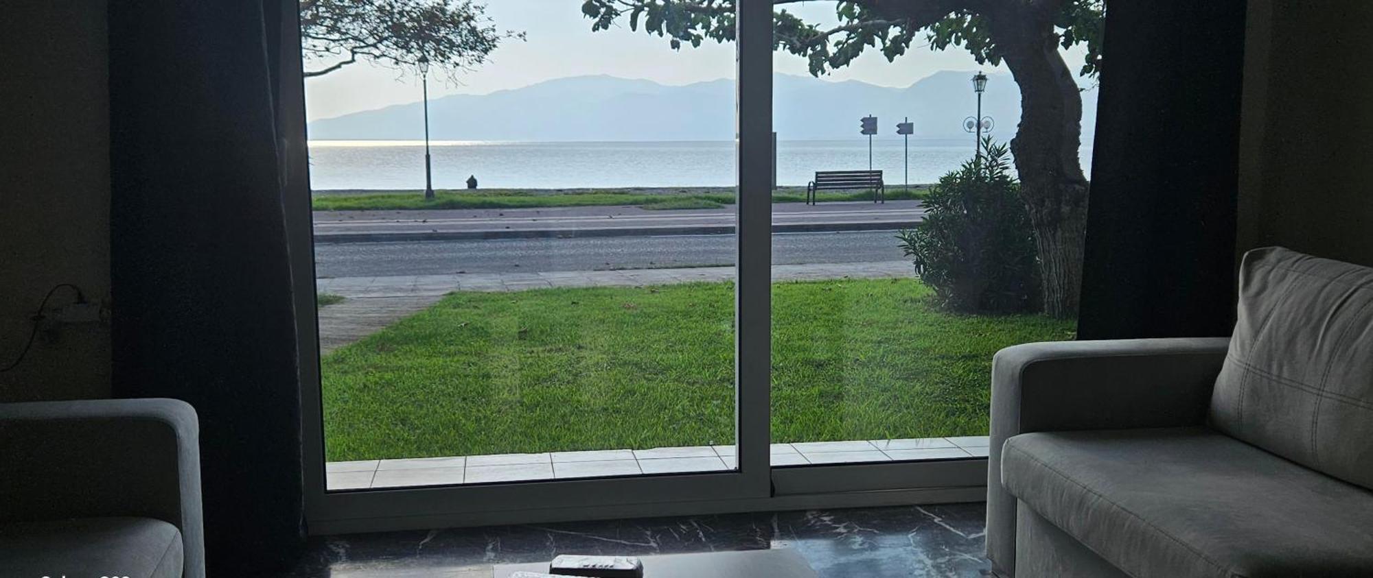 Nafpaktos Seaside Apartment Eksteriør bilde